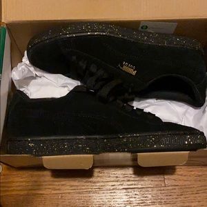 Brand New Puma Suede  Speckle Blk Sneakers US 5.5